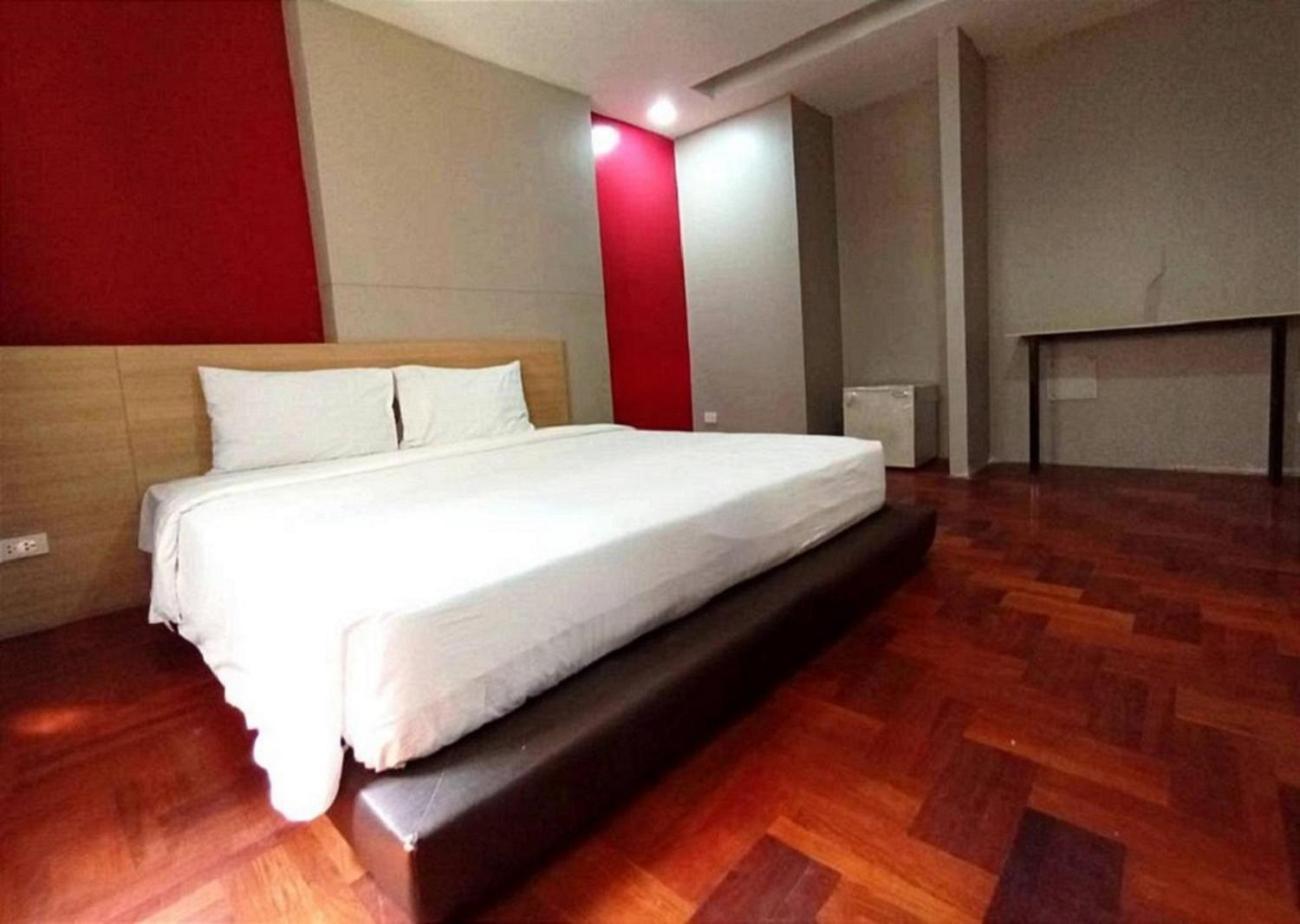 Go Inn Silom Bts Surasak Station - โกอินน์ สีลม บีทีเอส สถานีสุรศักดิ์ 1 Бангкок Экстерьер фото